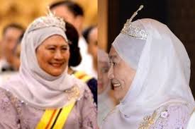 Order awarded in a single class to heads of state and their consorts. Tiara Mania Tiara Alert Queen Tunku Ampuan Besar Aishah Of