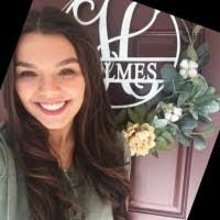 Sophia Holmes's Instagram, Twitter & Facebook