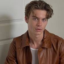 Julia Kennard (juliaakennardd)