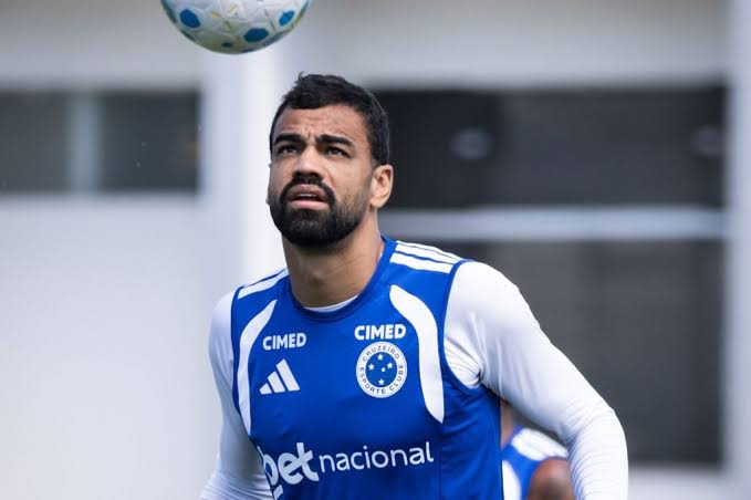 Fabrício Bruno desabafa sobre jogo aéreo e Artur Jorge liga alerta na Copa do Brasil