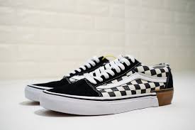 vans checkerboard old skool gum block 棋盤格子拼色生膠底情侶滑板鞋黑白生膠 vans checkerboard high top vans vans