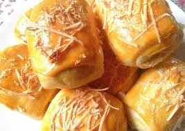Resep bolen pisang bandung ekonomis | kulit berlapis tanpa korsvet. Fakta Sejarah Pisang Bolen Bandung Yang Enaknya Bikin Ketagihan
