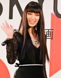 Sep 04, 2020 · 女優、栗山千明さんの10年ぶりの撮り下ろし写真集「羽化」が発売されて久しい。彼女がまだ10代だった頃のセミヌード写真集「神話少女 栗山千明」をご紹介します。 æ —å±±åƒæ˜Ž Wikipedia