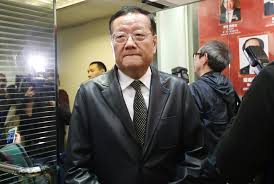 Phoenix infonews has gathered a brilliant team of presenters, journalists, commentators of different backgrounds from china, taiwan and hong kong. Phoenix Media Founder Sells Almost All His Shares To Beijing Backed Publisher And Pansy Ho S Shun Tak In Deals Worth Us 149 2 Million South China Morning Post