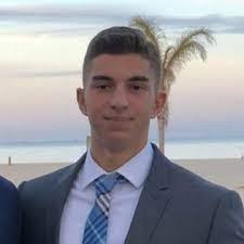 Lisa Nagro's Instagram, Twitter & Facebook