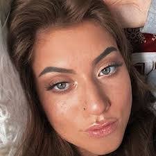 Alyssa Sines's Instagram, Twitter & Facebook