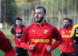 Tripić was born in rijeka, croatia to bosnian parents. Goztepe De Zlatko Tripic Vazgecilmez Oldu