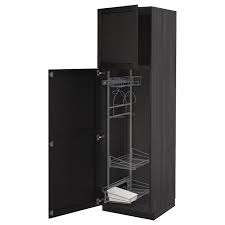 Os armários de casa de banho altos dão muita arrumação sem ocuparem muito espaço no chão. Metod Armario Alto C Int P Prod Limpeza Preto Lerhyttan Velatura Preta 60x60x200 Cm Ikea