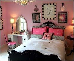 A luxury bedroom suite with a beautiful round bed, a large hot tub and an overall romantic and intimate décor. Pink Paris Themed Bedroom Novocom Top