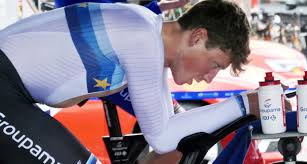 Stefan küng (svájc) fantasztikusan küzdve, csak az utolsó kilométereken bebiztosítva a győzelmét nyerte a digital velo.hu bringamagazin. Cyclisme Stefan Kung Premier Leader Du Tour De Suisse Bob Jungels 18e Le Quotidien