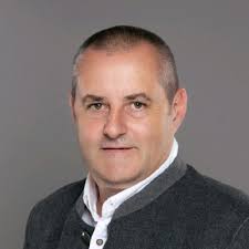 Ein grosser Meilenstein ist abgeschlossen 💪🍾🏁🥳 ❤️-lichen Dank an alle  die mich in den letzten 18 Monaten bei der berufsbegleitenden Weiterbildung  HFP "Betriebsleiter Transport und Logistik"…