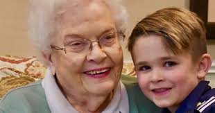 7-vuotias ilahdutti vanhainkodissa