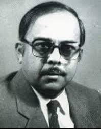 ل خليل نعوس حكاية مع بيروت ، حكاية سوف تروى بعد زمن مهما طال هذا الزمن ، هو  إبنها وسليل عائلة من عائلتها، هو ابن المصيطبة تحديداً ابن حي اللجا، الحي  الذي