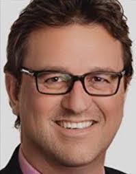 Robin Dore's Instagram, Twitter & Facebook