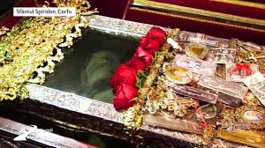 Dupa moarte sotiei sale, alege sa duca o viata ascetica. Sfantul Spiridon Corfu 18 03 2018 Youtube