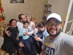 رد عبد الرحمن مجدي لاعب الإسماعيلي ومنتخب مصر الأولمبي، على أنباء إيقافه من قبل الاتحاد المصري لكرة القدم، بعد العودة من دورة الألعاب الأولمبية التي تستضيفها طوكيو خلال الفترة الجارية. Ù…ØµØ± Ø¥Ø®Ù„Ø§Ø¡ Ø³Ø¨ÙŠÙ„ Ø§Ù„ØµØ­Ø§ÙÙŠÙŠÙ† Ø­Ø³Ø§Ù… Ø§Ù„ØµÙŠØ§Ø¯ ÙˆØ²ÙˆØ¬ØªÙ‡ Ø³ÙˆÙ„Ø§ÙØ© Ù…Ø¬Ø¯ÙŠ