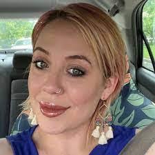 Miranda Cleary's Instagram, Twitter & Facebook