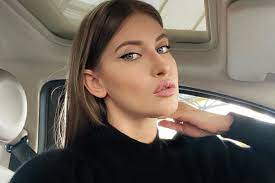 Her birthday, what she did before fame, her family life, fun trivia facts, popularity rankings, and more. Cine Este Iubitul Iuliei Albu Sunt ImpreunÄƒ De Patru Ani Impact