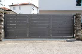Cancelli Moderni In Acciaio Inox E Ferro Battuto Anche Pedonali O Con Portoncini Carpenteria Metallica E Lavorazi Cancelli Cancelli Di Ferro Esterni Moderni