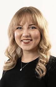 Anthony wins 100; Hogs qualify 18