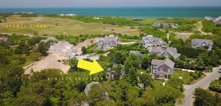 Located between madaket and cliff road, this interior decorator owned stylish three bedroom nantucket summer rental with an open floor plan was professionally decorated in 2014 and includes all new linens, towels and cookware. Cliff 7 Crooked Lane Fisher Real Estate Nantucket