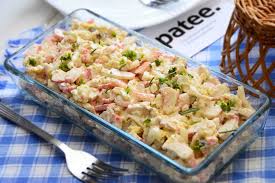 салат с пекинской капустой и красной рыбой и сухариками Salat S Moreproduktami I Pekinskoj Kapustoj Recept S Fotografiyami Patee Recepty