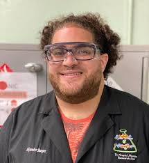 Alejandro Burgos Suazo- Graduado