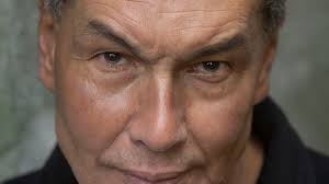 Mimespeler en podiumbeest Luc Boyer (1935-2024) bleef trouw aan zijn gouden  regel: doe alles met volle overgave, omdat het niet anders kan