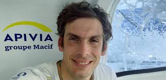 Le skipper français charlie dalin passe la ligne d'arrivée du vendée globe, le 27 janvier 2021 aux sables d'olonnes. Wo2l3udowhfbbm
