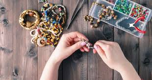 Fais toi plaisir avec une nouvelle paire de boucles d'oreilles, des bracelets. Comment Fabriquer Ses Bijoux Marie Claire