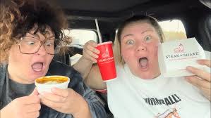 Crystal does a mukbang with Tammy and Billy Gilman