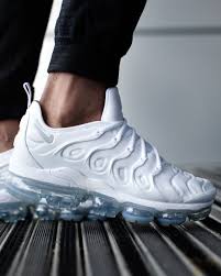 Black And Gold Vapormax Plus Outfit Nike Air Vapormax Plus White Grailify Sneaker Releases Sneakers Fashion Nike Air Nike Air Vapormax