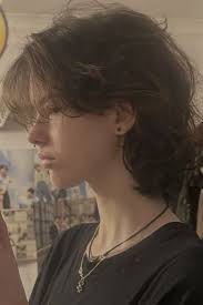 Evie Moss (eviemoss04)