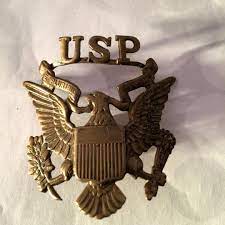 I M Reposting This In Hopes That Someone Can Help Me Identify Usp This Pin Looks Like A Military Hat Badge Military Militari Military Hat Brass Pin Pinback