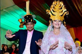 Sultan kelantan letak jawatan, sultan pahang dipilih yang. Penampilan Kahiyang Ayu Mengundang Pujian Antara News