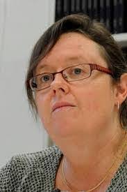 Danielle Hinderliter's Instagram, Twitter & Facebook