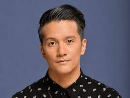 Facebook gives people the power to. Osterreich Nominiert Vincent Bueno Fur Den Eurovision Song Contest 2020