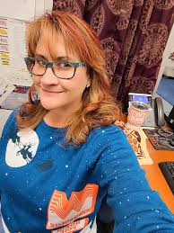 I kind of look like Woody from Toy Story in this pic. Which is perfect  because I'm headed to Texas tomorrow, and Woody would fit perfect in Texas.  Come