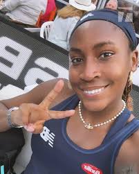 Oops 😬... Careful kingo 👑..you have no power against that look  👁️‍🗨️😌🐈‍⬛