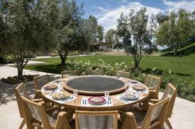 My dining room is one of my favorite rooms in my house, she. Kourtney Kardashian S Backyard Kourtney Kardashian Entertaining Tips