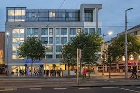 One of our top picks in dublin. Das Hotel Von Aussen Busse Und Tram Halten Vor Der Tur Picture Of Holiday Inn Express Dublin City Centre Tripadvisor