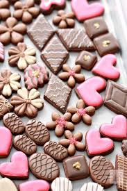 Video Simple Valentine Box Of Chocolates Decorated Cookies Sweetopia Cookie Decorating Chocolate Sugar Cookie Recipe Crazy Cookies