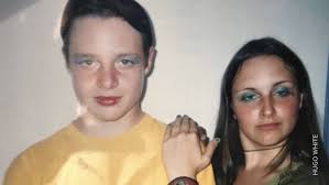 Guess what world, I'm a mum!” With this post, writer and illustrator Laura  Dockrill announced the birth of her son Jet. But the happy photo did not  tell the whole truth. “Days