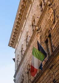 4 years ago on november 4, 2016. Hd Wallpaper Italy Siena Flag Europe Italian Flag Building Sienna Wallpaper Flare