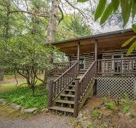 🍎 Welcome Apple Cottage! This cozy 2-bedroom, 1-bathroom ...