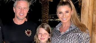 Cei doi au avut doi copii, o. Da L Am Despartit De Prima Sotie Anamaria Prodan Da Tot Din Casa Cum L A Cerut De Sot Pe Reghecampf Sport Ro