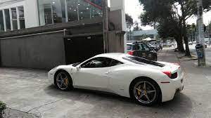 A ferrari é uma fabricante italiana de automóveis (tanto de competição, como esportivos de luxo), fundada por enzo ferrari em 1929 como scuderia ferrari. Videos Rapidos Avenida Europa 1155 Ferrari 458 Italia Branca Youtube