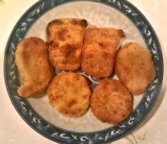 Transfer the breadcrumbs to a rimmed plate, season with salt and pepper and set aside. Chicken Nugget Wikipedia