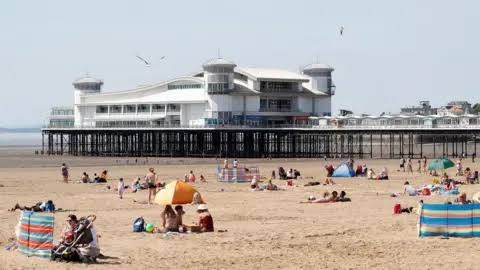 Weston-super-Mare beach swimming warning over pollution