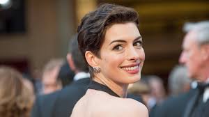 Anne Hathaway To Present On Oscar® Sunday